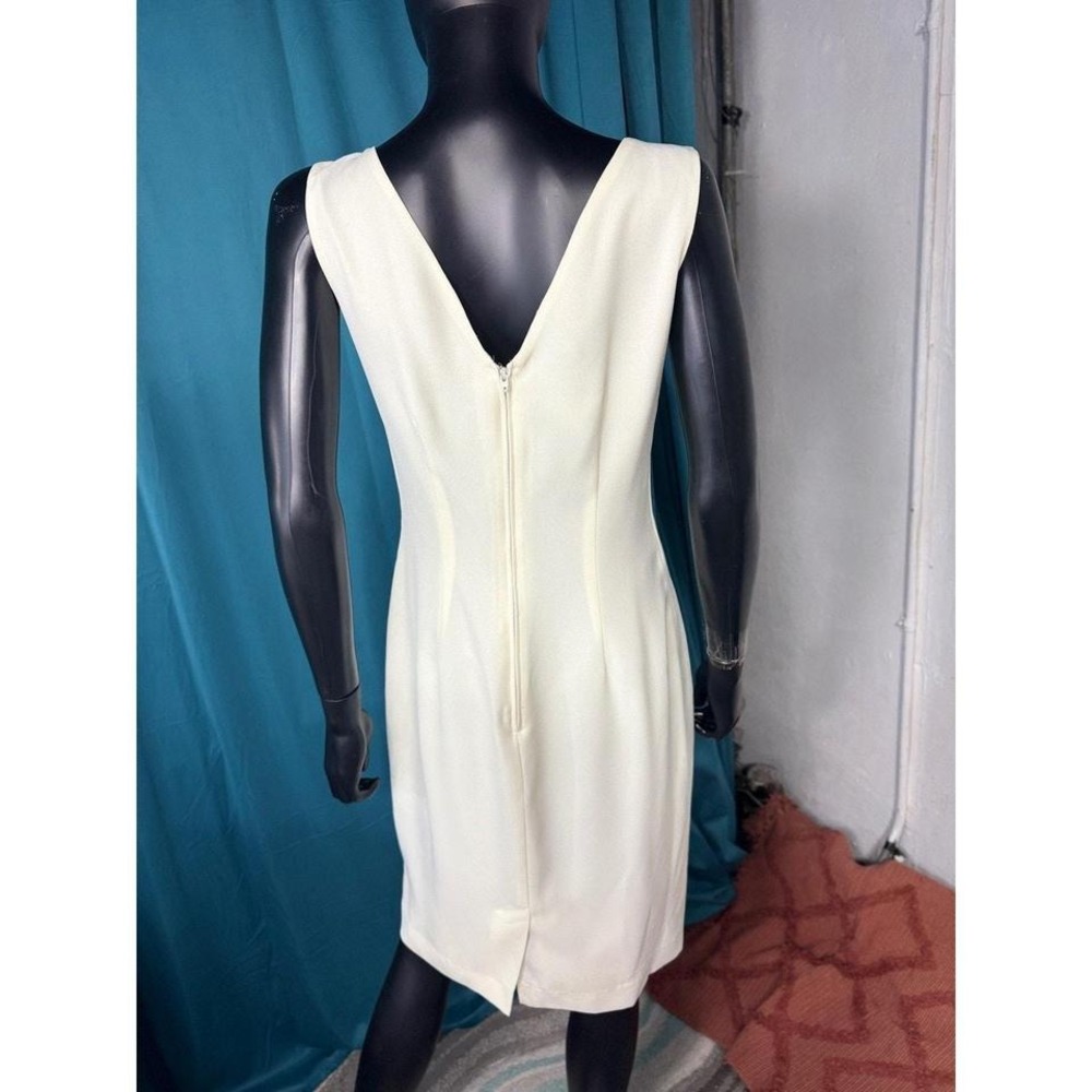 Alex Evenings Ivory Sleeveless Sheath Dress Knee Length Size 8 - Picture 2 of 8